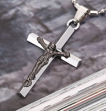 Стальной крест с черненым распятием