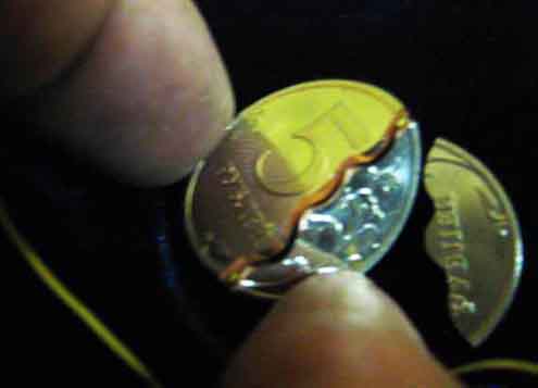 Брелок из трех 10 рублевых монет чертеж