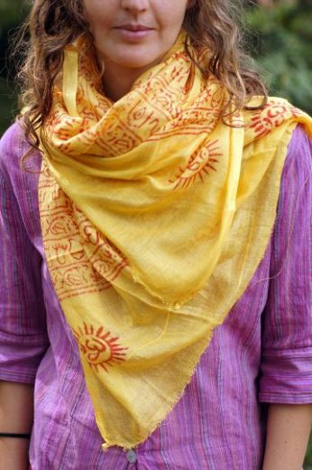 Яркий жёлтый индийский шарф из хлопка (СПб)