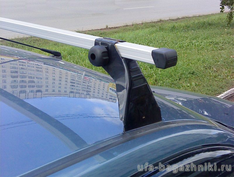 Багажник на крышу на Renault Logan (Атлант, Россия), алюминиевые дуги