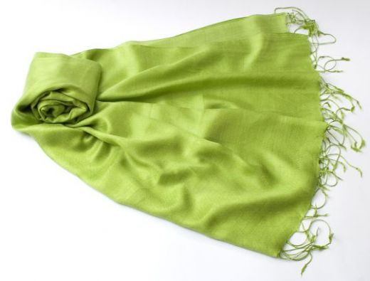 Салатовый шарф цвета Зеленое яблоко, шёлк, 1450 руб.