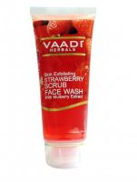 Отшелушивающий гель для умывания с зернышками клубники Ваади (Vaadi Strawberry Face Wash)