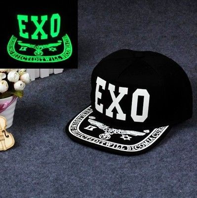 Светящаяся кепка рэперка "EXO"