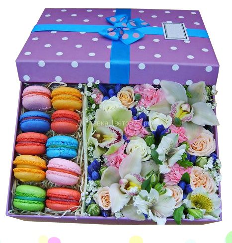 Цветочная коробочка счастья с пирожными №3