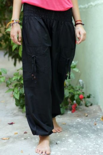 Черные женские однотонные шаровары из Индии. Можно купить в Санкт-Петербурге с доставкой или самовывозом