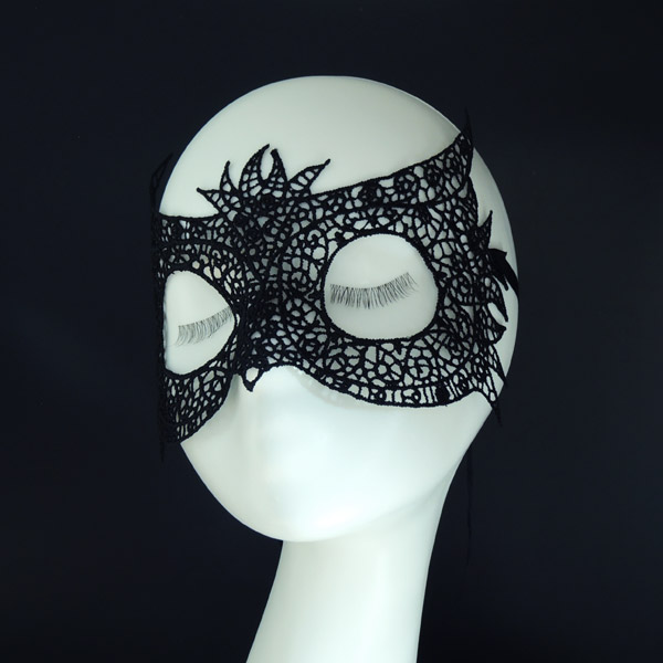 Ажурная маска для карнавала