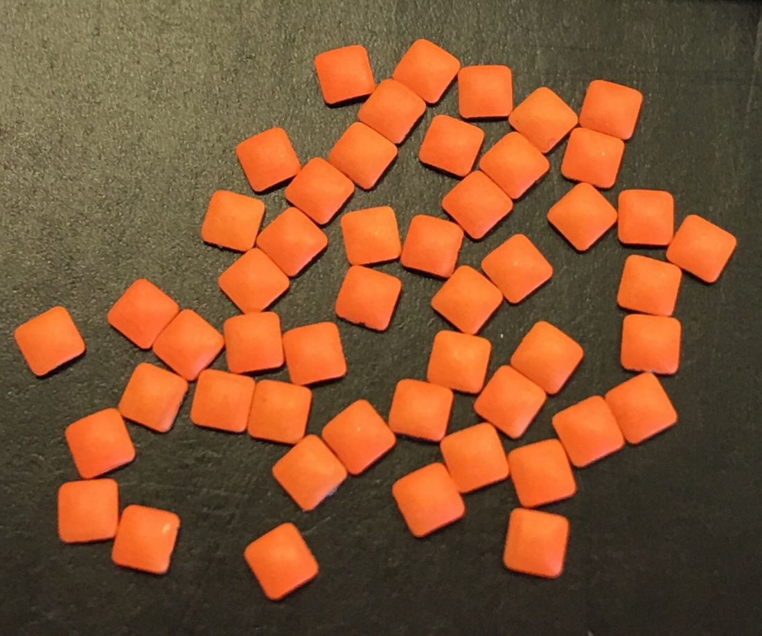 Квадрат пластиковый для дизайна 2мм*2мм (оранжевый) 50шт