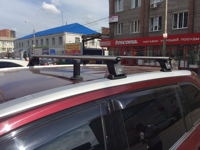 Багажник на крышу Toyota Highlander 2014-..., Lux, аэродинамические  дуги (53 мм)