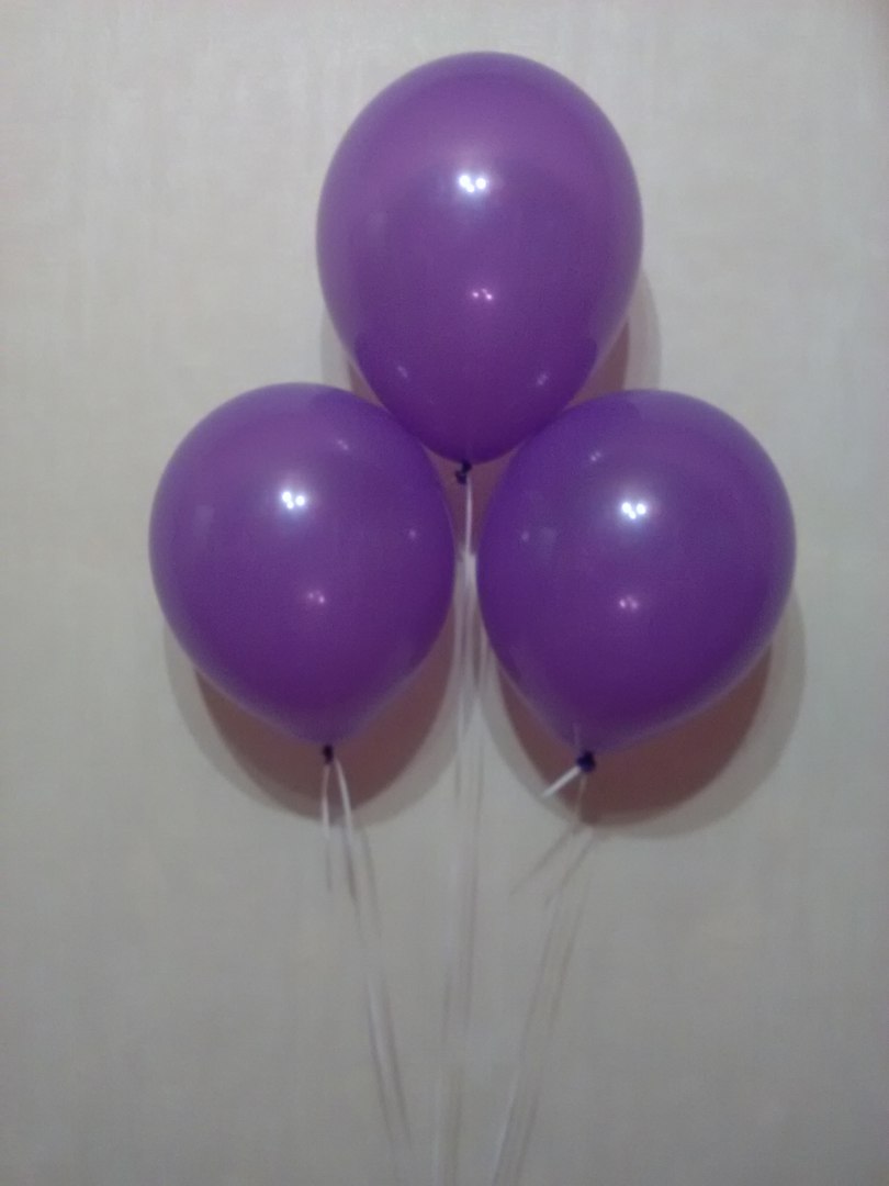 Фиолетовый шар с гелием