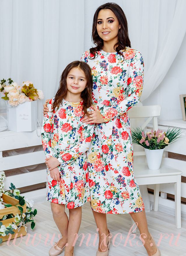 Одинаковые платья для мамы и дочки — фотоподборка