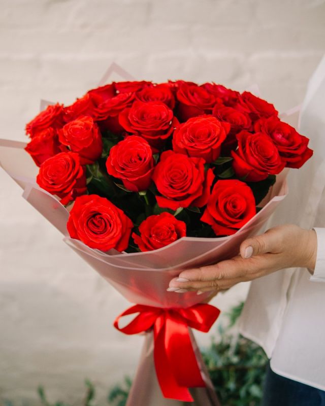 Букет цветов из 25 роз "Нина Декор"