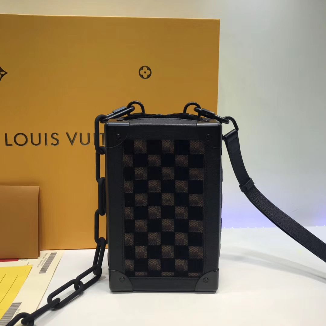 Клатч Louis Vuitton Mini Soft Trunk
