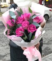 Стильный букет из розовых роз