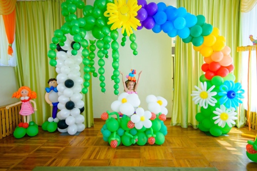 Оформление из шаров на выпускной в детском саду