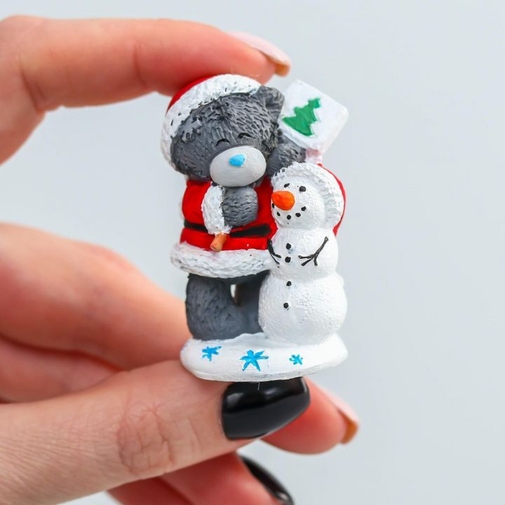 Силиконовая форма "Медвежонок Me to you новогодний в колпаке и шубе со снеговиком" 4,5 см