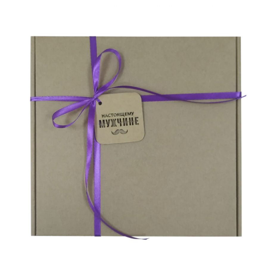 Коробка подарочная, коробка для подарка цвет крафт  220*220*60 мм с наполнителем тишью и атласной лентой.