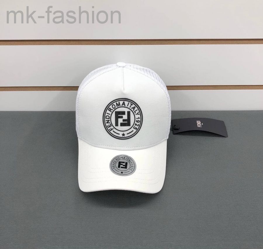 FENDI БЕЙСБОЛКА белая