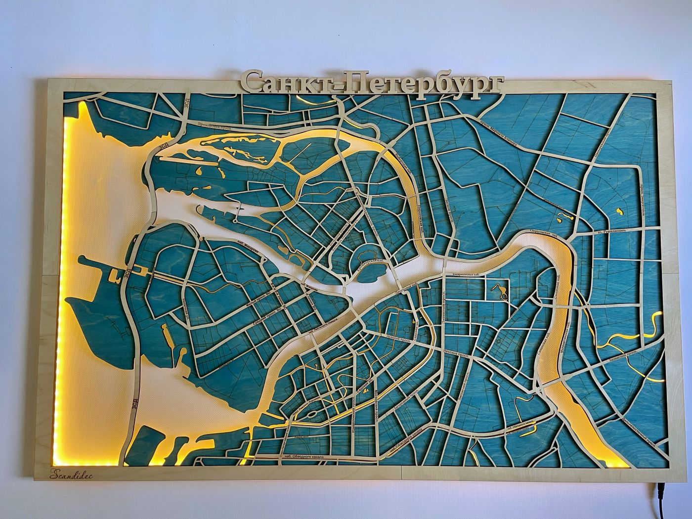 Карта Санкт-Петербурга из дерева, с подсветкой/без подсветки