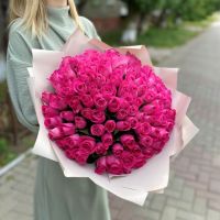 101 розовая роза в упаковке (40см)