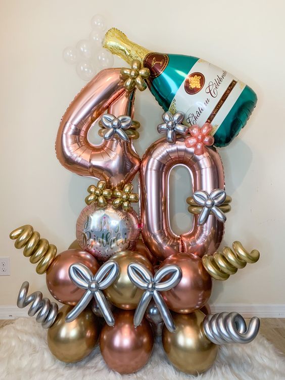 Напольная композиция из шаров с 2 цифрами и шампанским