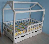Кровать-домик с вертикальными бортами Simple №17