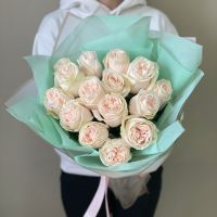 15 пионовидных роз в красивой упаковке