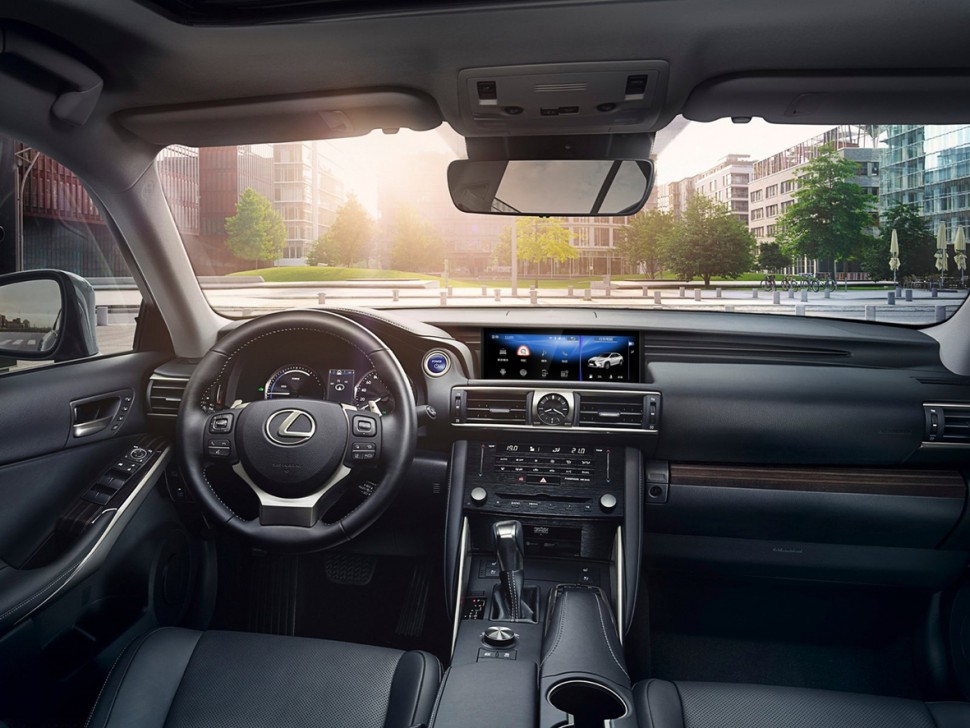 Замена монитора 8 дюймов на 10,25" в Lexus IS 2013-2018г.в.