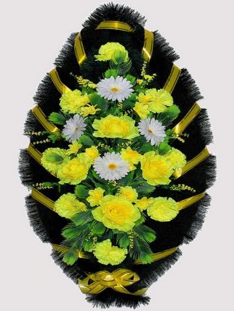 Фото Ритуальный венок из искусственных цветов #15 желто-белый из роз, гвоздик и зелени