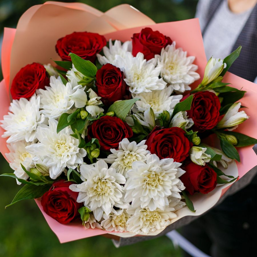Букет розы и хризантемы фото