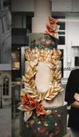 [ferentsbakery] Сборка 8-ярусного торта с фальш-ярусами, декор вафельной флористикой (Маргарита Ферентс)