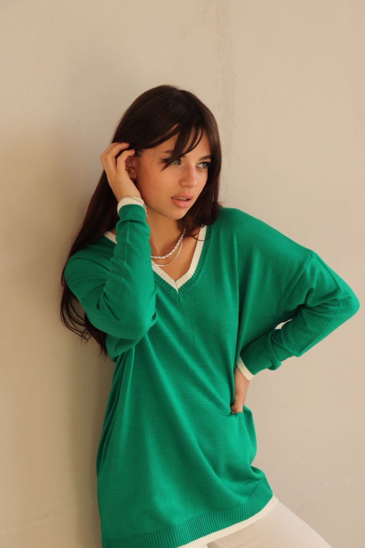 7250 Пуловер удлинённый зелёный с белыми полосками