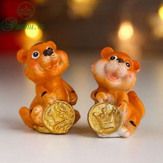 Сувенир полистоун "Тигруша с золотыми монетками" МИКС 4х2,5х3 см