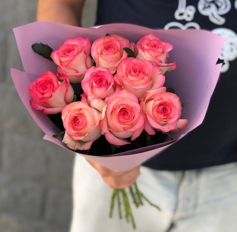 Букет из 9 бело-розовых роз