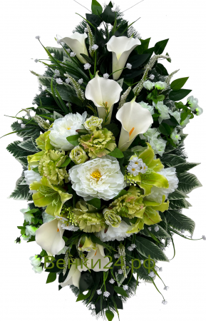 Фото Ритуальный венок из искусственных цветов - Элит #58 зелёно-белый из каллы, пионов, гвоздики и зелени
