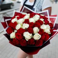 51 роза миксКения (40см)