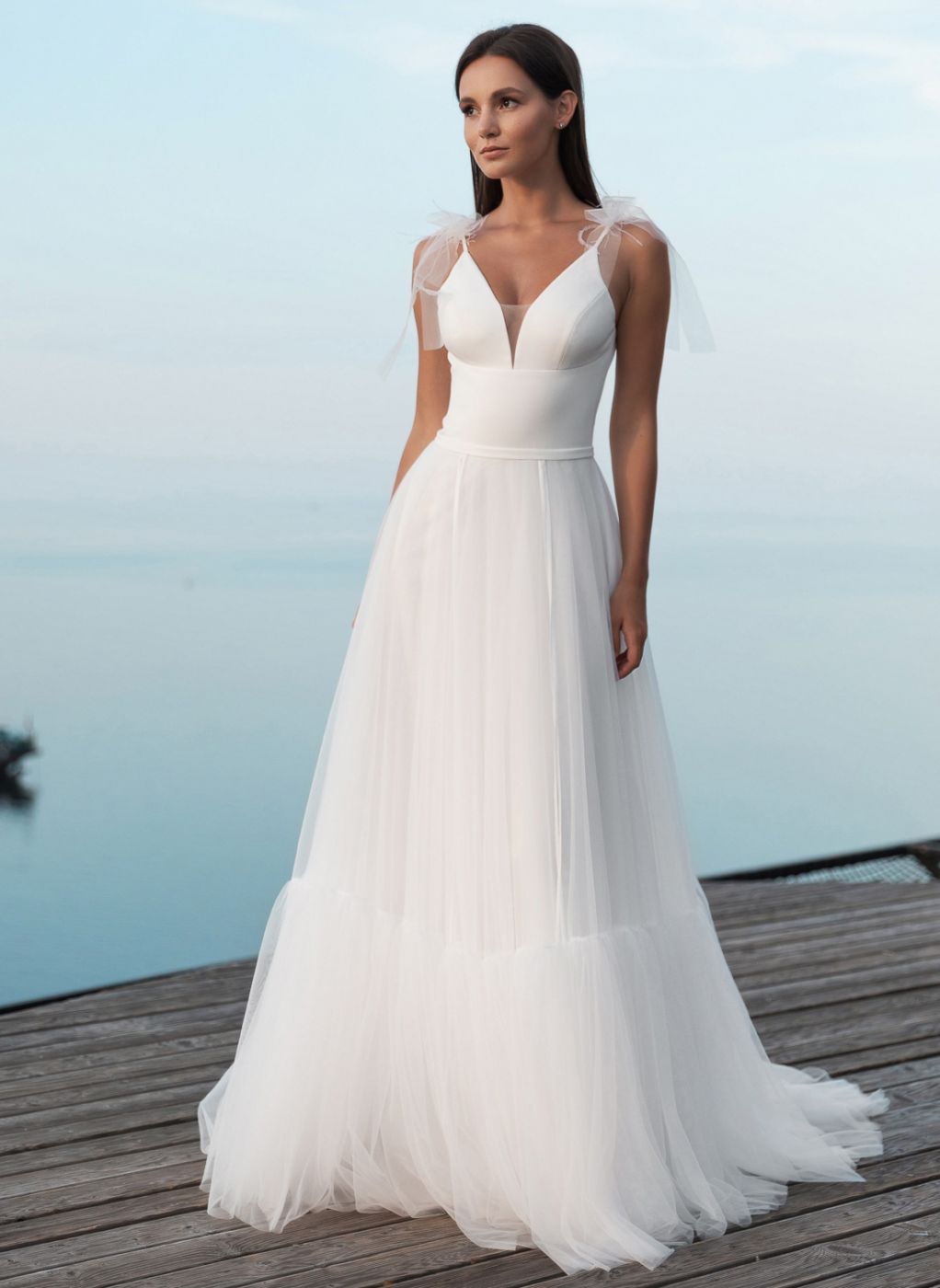 Воздушное свадебное платье А-силуэта  с нежными бретелями-бантиками Арт. 575