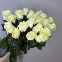 Розы белые (70 см, Эквадор)