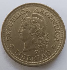 50 сентаво  (Регулярный выпуск) Аргентина 1975