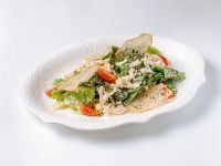 Цезарь с камчатским крабом