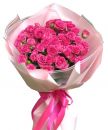 Букет из розовых мелкоцветных роз