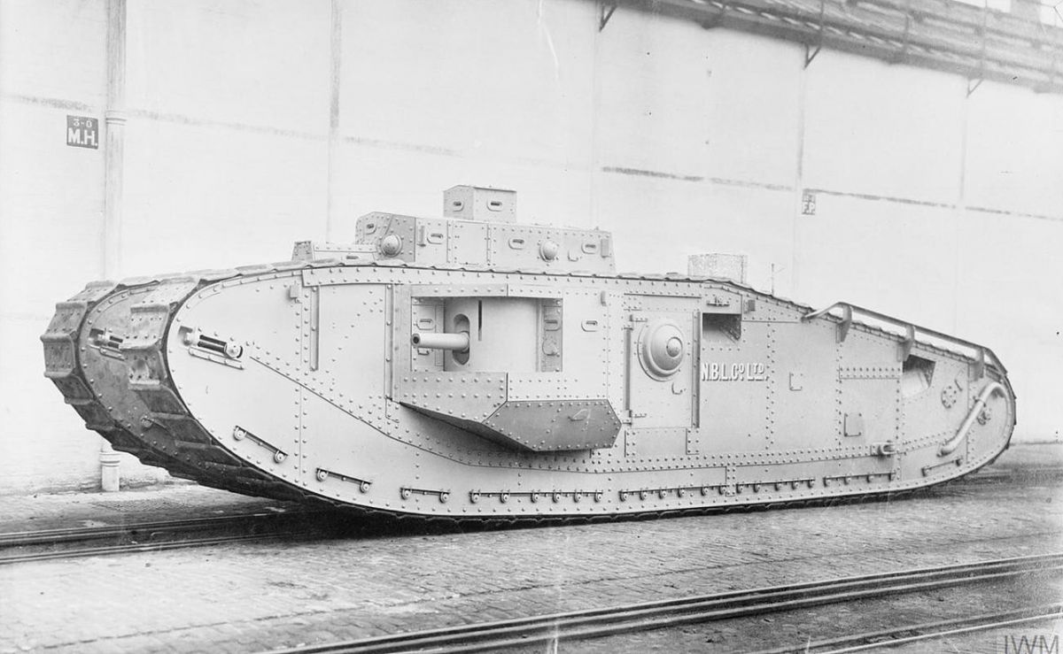 Первые тяжелые танки. Танк MK VIII Интернэшнл. Тяжелый танк MK VIII.