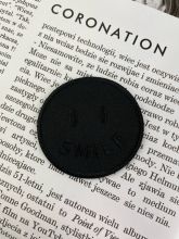 Smile ЧЕРНЫЙ КРУГ - Самоклеящаяся аппликация для ремонта одежды диаметр 6см (1106 Вера)