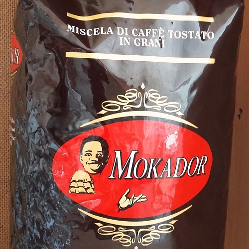 Кофе в зернах MOKADOR CLASSICO, смесь арабики и робусты