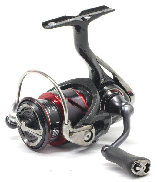 Катушка Daiwa 20 Fuego LT 2000