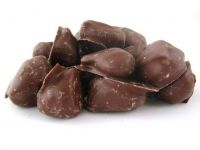 Чернослив с грецким орехом в темном шоколаде